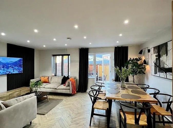 Charming 3-Bed House With 1 Parking Space