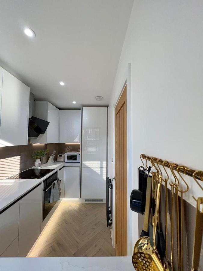 Charming 3-bed House With 1 Parking Space Holiday home *