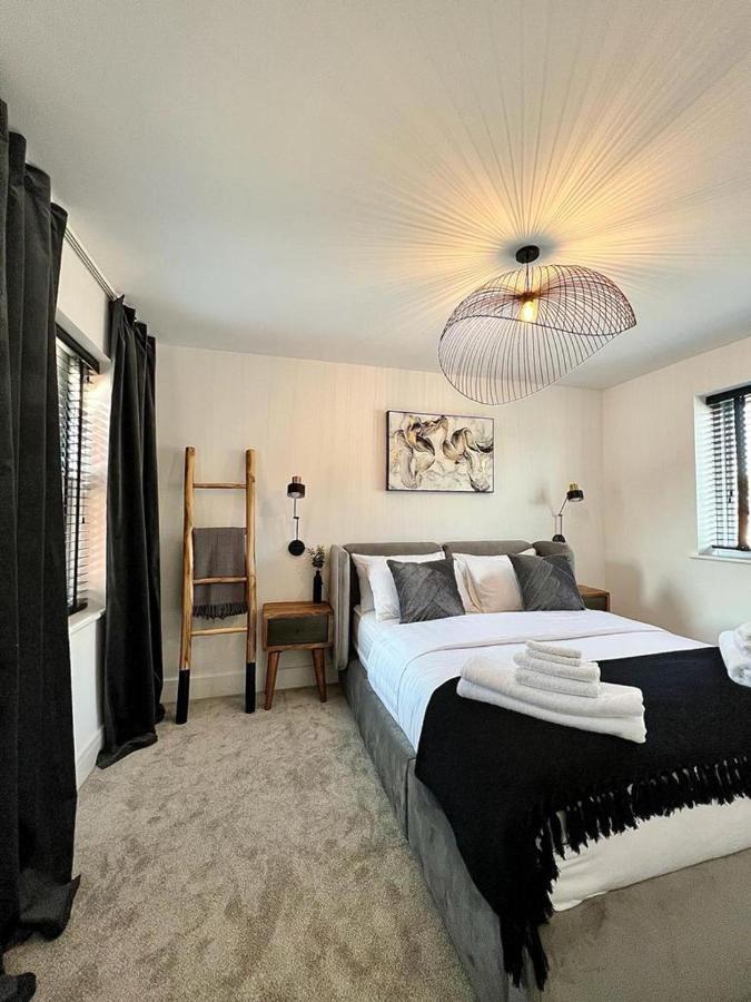 Charming 3-bed House With 1 Parking Space Canterbury