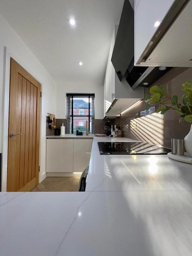 Charming 3-bed House With 1 Parking Space * Canterbury