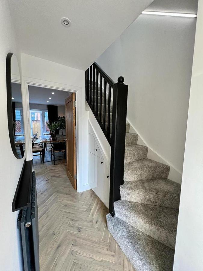 Holiday home Charming 3-bed House With 1 Parking Space Canterbury