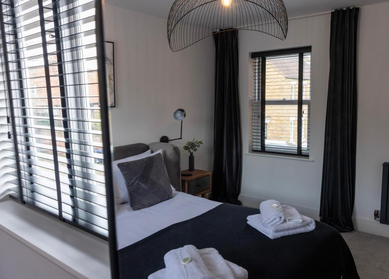 Charming 3-bed House With 1 Parking Space Holiday home *