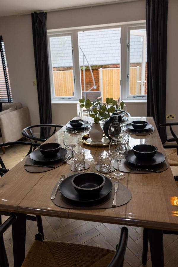 Charming 3-bed House With 1 Parking Space Holiday home