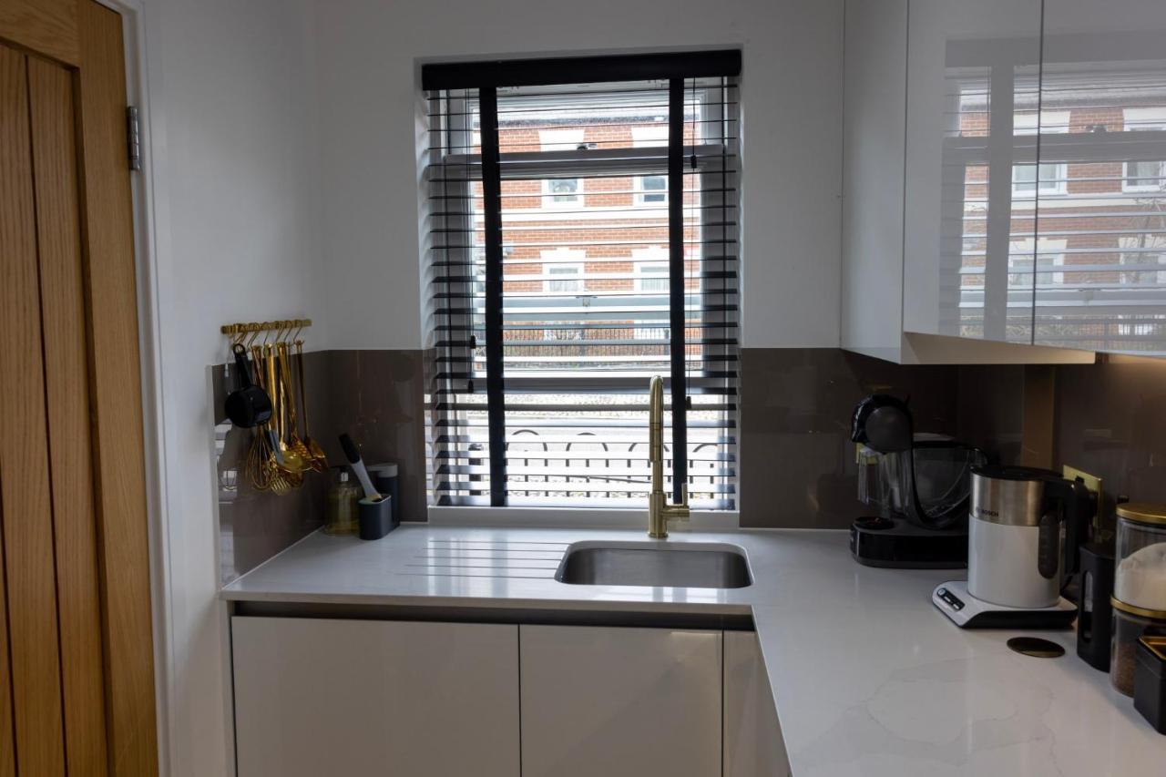 Charming 3-bed House With 1 Parking Space